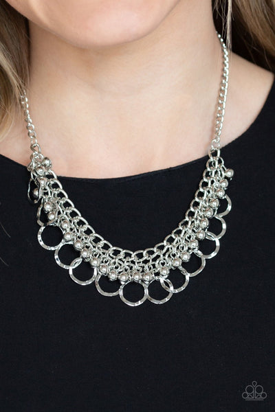 Paparazzi Ring Leader Radiance - Silver necklace