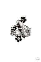 Paparazzi Daisy Delight - Black Ring