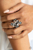 Paparazzi Daisy Delight - Black Ring